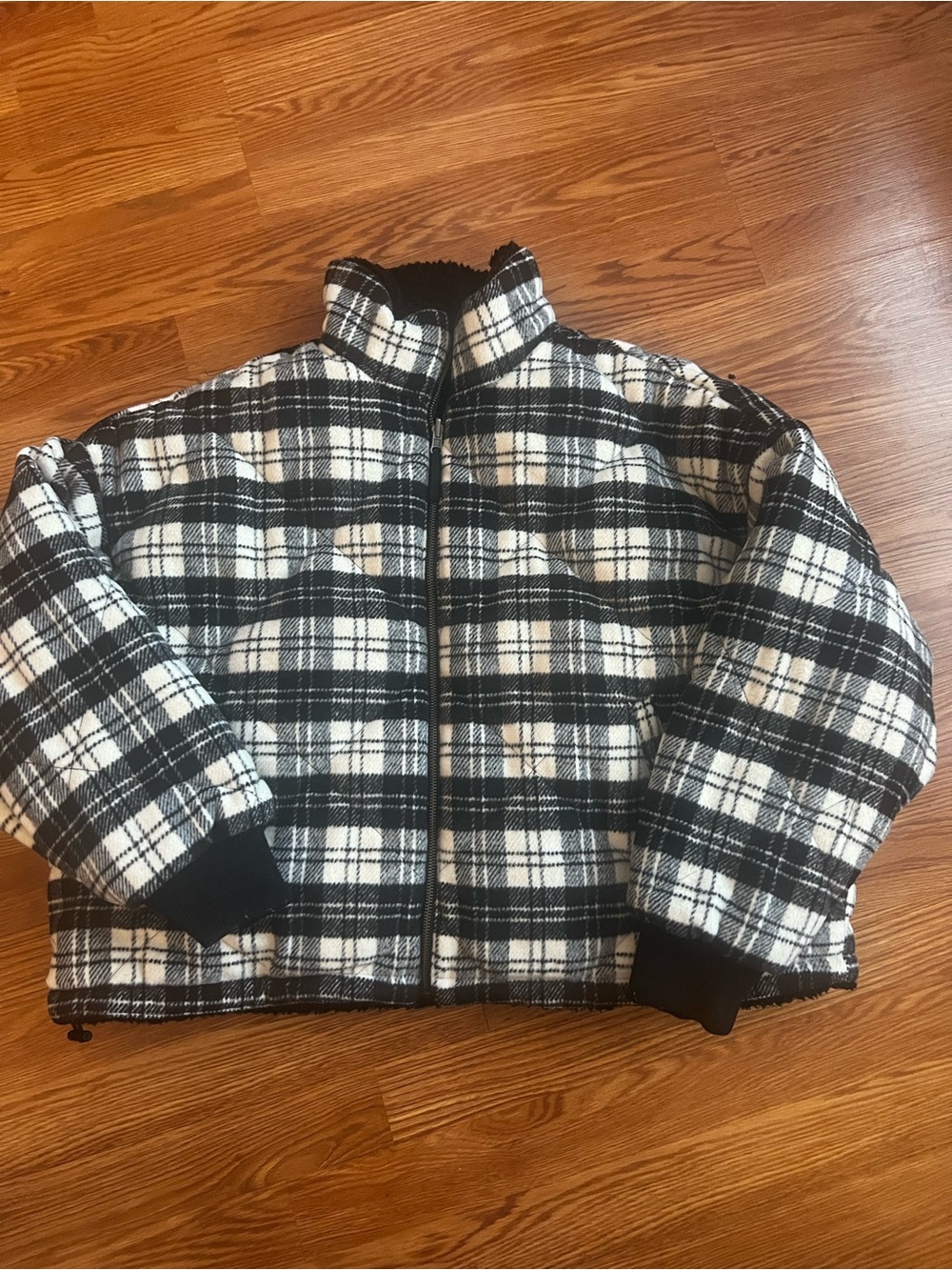 American Eagle Reversible Plaid & Sherpa Puffer Jacket - Black/White size large